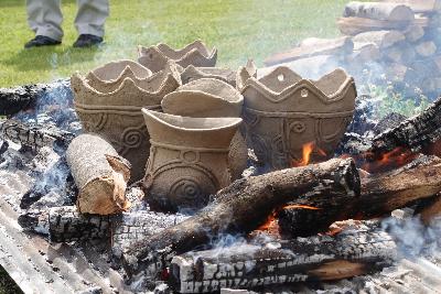 土器の野焼き