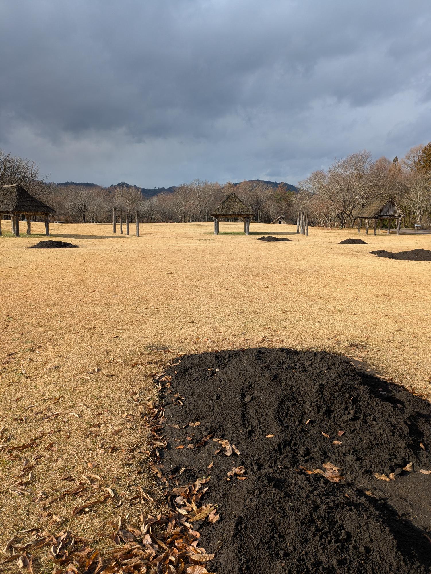配石遺構を埋め戻しました